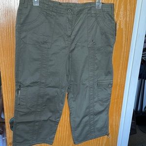 Style & Co mid rise capri